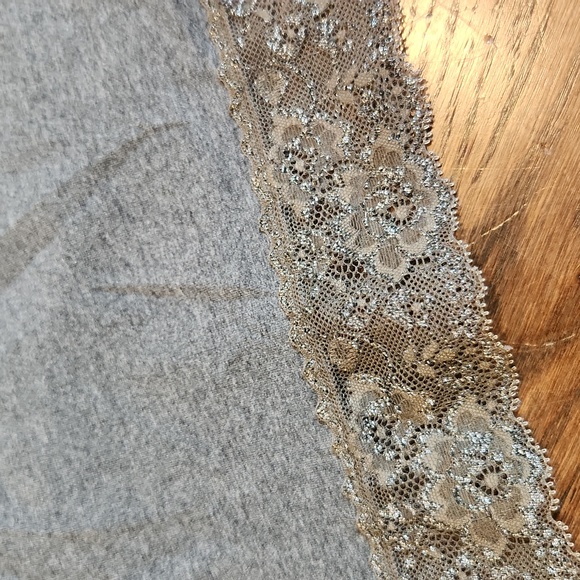 Express Tank Top - Picture 2 of 4